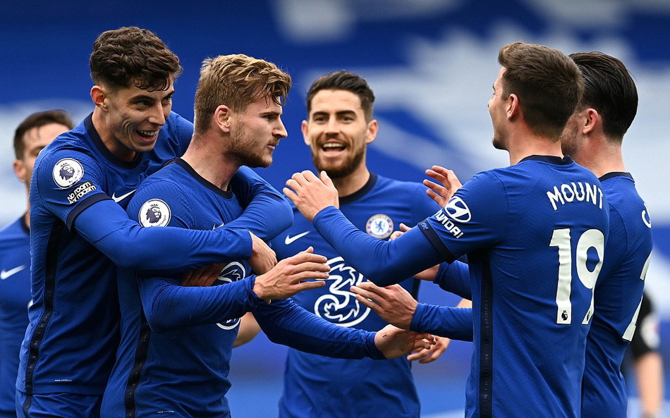  切尔西新帅首秀失利，布莱顿爆冷登顶积分榜  